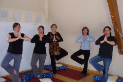 Rückbildungs-Yoga in der Tanzschule Yvette in Lahr